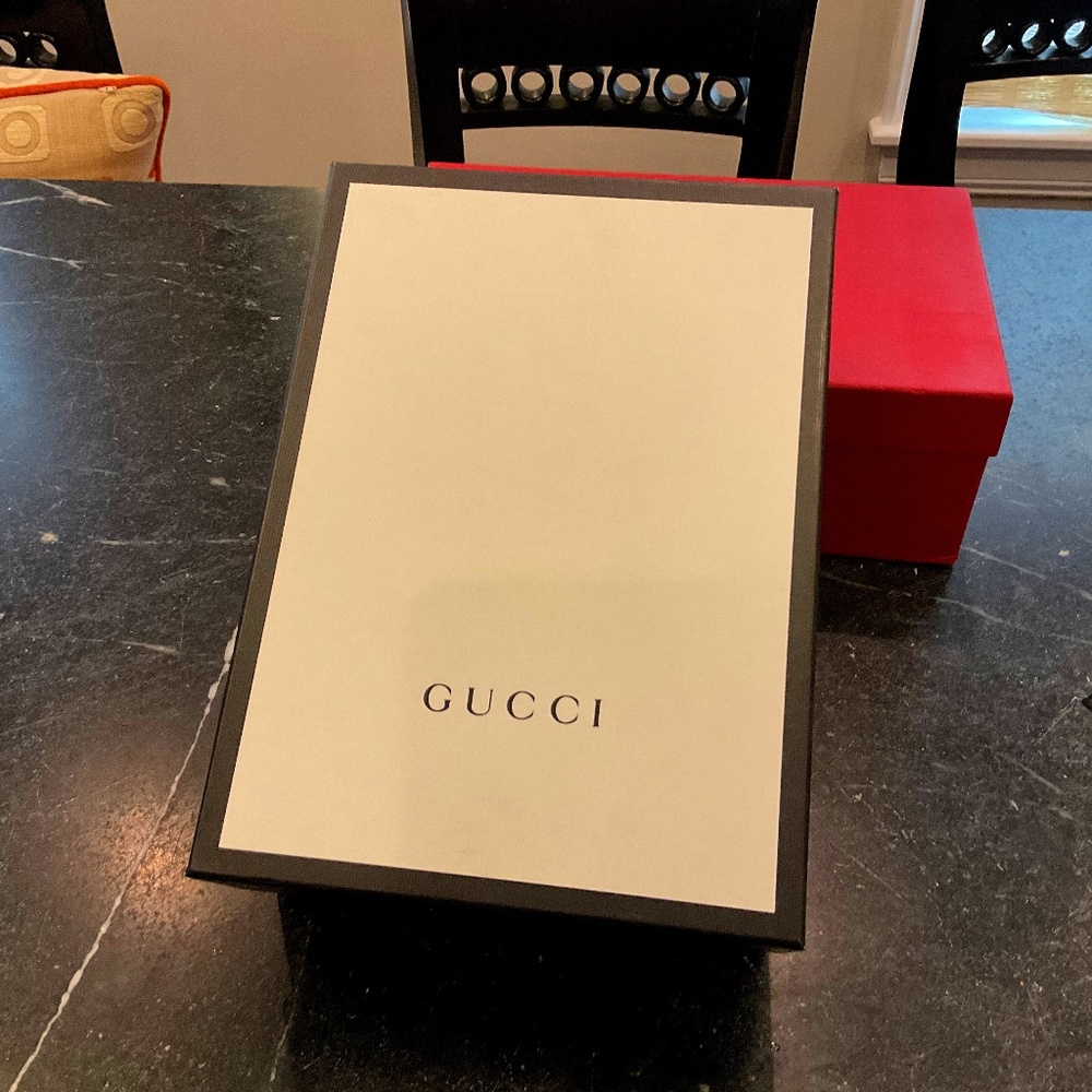 9x12.5x4 Gucci box